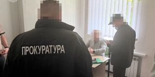 Погоріли на хабарі у 1800 доларів: на Волині затримали медиків за фіктивні інвалідності (фото)