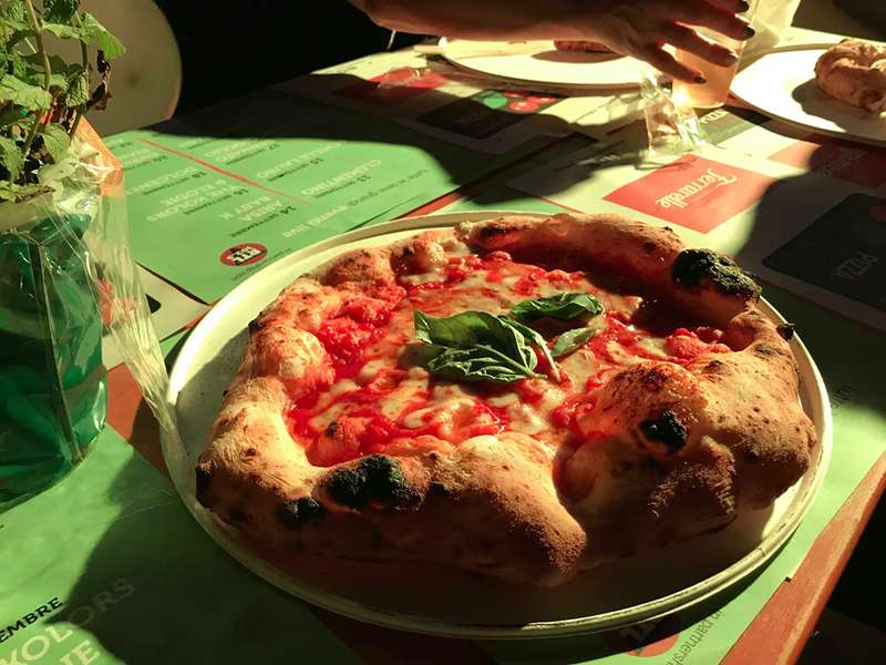 Волиняни спекли піцу на міжнародному чемпіонаті в Неаполі (фото)