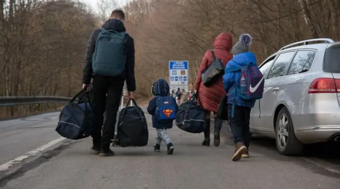 В Україні розробили довідник для чоловіків про умови виїзду за кордон під час війни