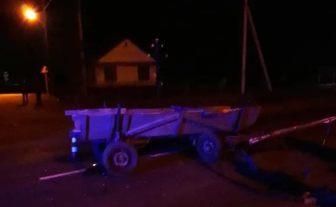ДТП на Волині: автівка не розминулася з возом, є постраждалі