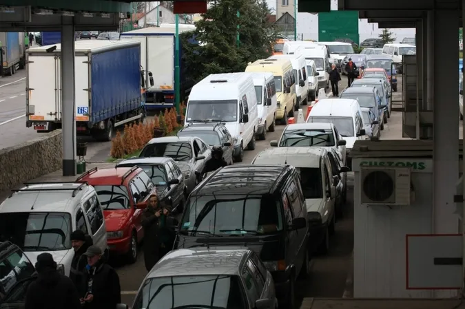 На кордоні з Польщею  – більше 500 машин 