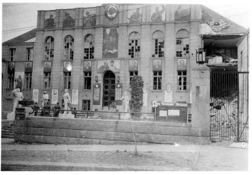 Будинок офіцерів у Луцьку в роки Другої світової війни (фото)