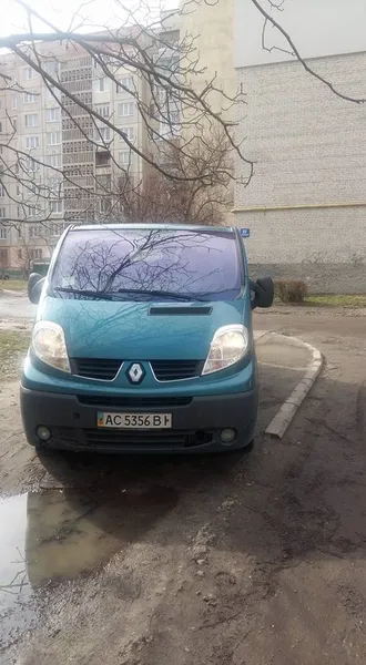Авто купили, а паркуватись не  навчились: у Луцьку ловили порушників (фото)