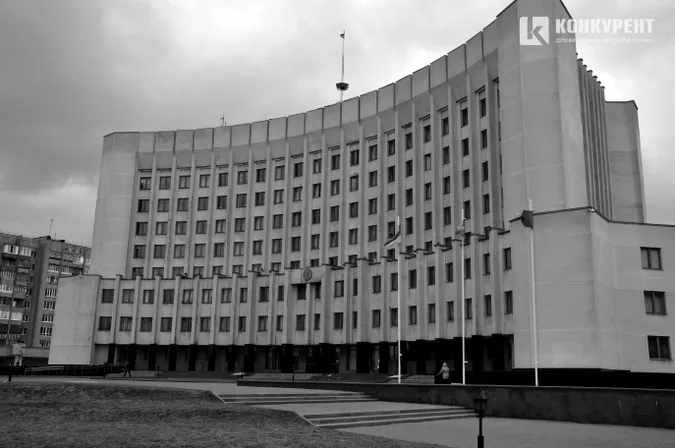 У приміщенні Волинської ОДА  – люди з автоматами 