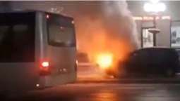 🔥 У Луцьку на проспекті Волі раптово спалахнув автомобіль (відео)