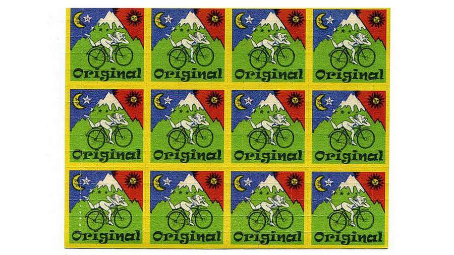 Всесвітній день велосипеда 19 квітня вшановує пам'ять Альберта Гофмана, який першим із людей свідомо спробував ЛСД