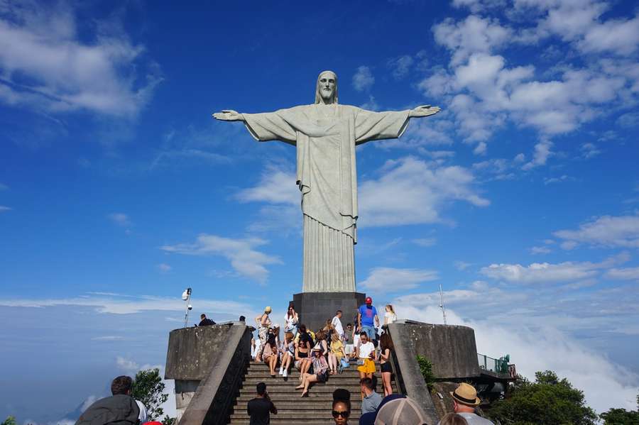 Як у Ріо: на луцькій ялинці помітили Христа-Спасителя (фото)