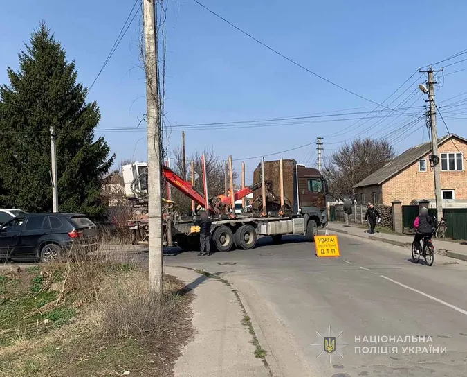 У Ковелі вантажівка підрізала велосипед – постраждав дідусь (фото)