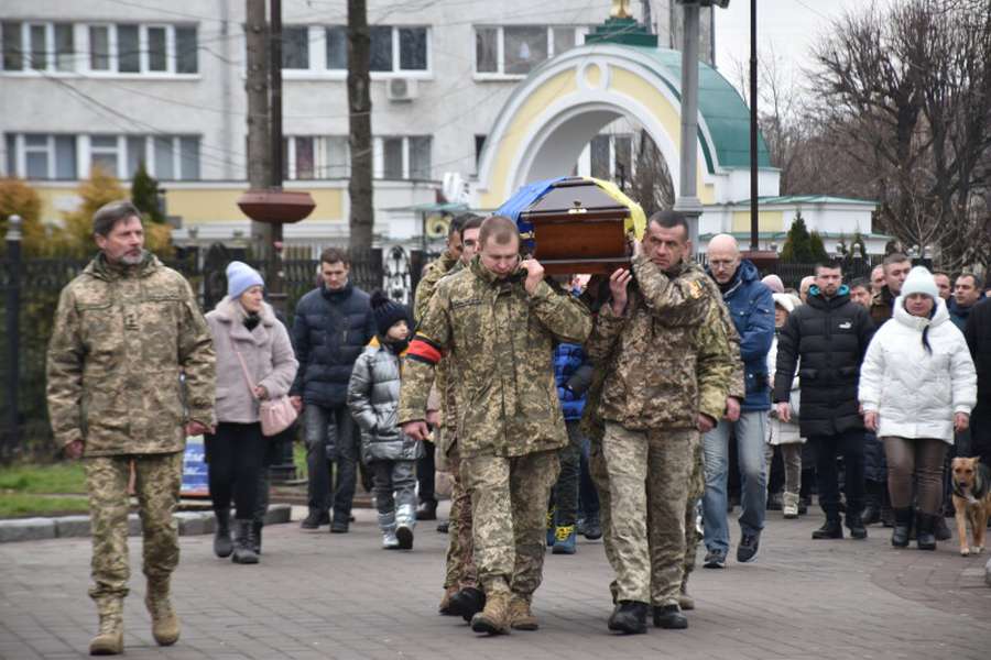 Луцьк попрощався із загиблим на Донеччині Олександром Кравчуком (фото)