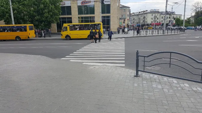 Пішоходе, вчись літати!