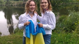 «Перше, що поклали до валізи – прапор», – сестри із Сєвєродонецька розповіли, як опинилися у Луцьку (відео)