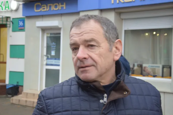 Vox populi: чи допоможуть українцям «тимчасові права» і 50 км/год (фото)