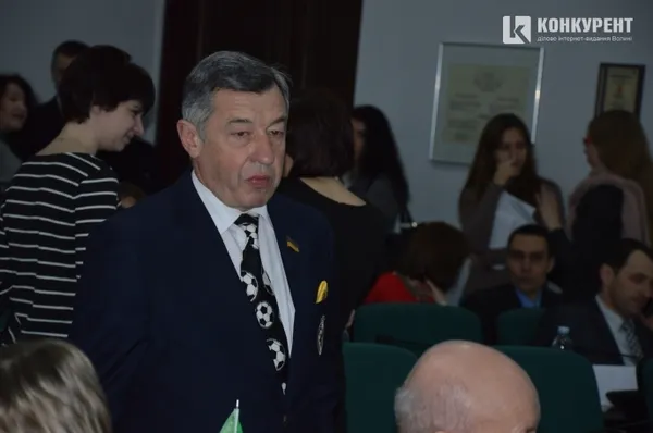Чи потрібно в Україні змінювати святкові дні: думки волинських експертів  