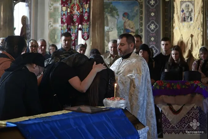 У Володимирі попрощалися із загиблим сержантом Русланом Кулешею (фото)