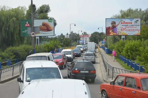Через ДТП у Луцьку на мосту затор (фото) 