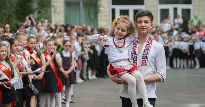 Останній дзвоник у Луцьку: де й кого чекати від влади
