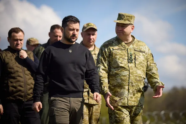 Перевірив кордон та вручив нагороди: що Зеленський робив на Волині (фото)