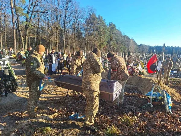 На Волині попрощалися з десантником з Донеччини Максимом Постєвкою (фото)