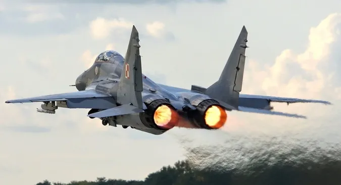 Україна вже отримала від Польщі 14 винищувачів МіГ-29 та 325 танків