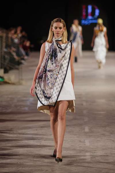 Луцька дизайнерка презентувала на Lviv Fashion Week свої сукні й хустки (фото)