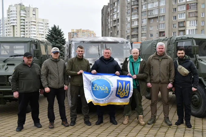 У Луцьку військовим передали всюдиходи Iveco (фото)