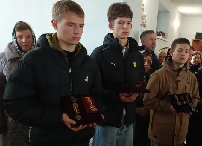 Страшне горе: на Волині попрощалися із молодим бійцем Романом Каденчуком (фото)