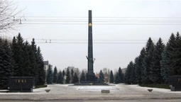 У Луцьку на меморіалі демонтують кремлівські зірки і змінять дату початку війни (відео)