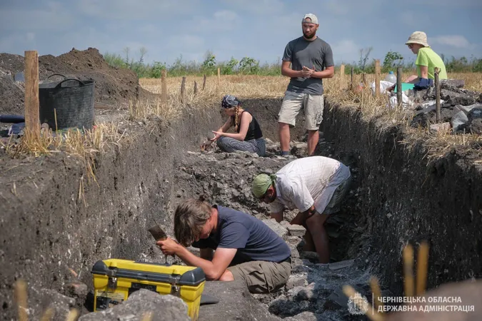 На Буковині археологи досліджують одне з найбільших поселень пізньої Античності (фото)