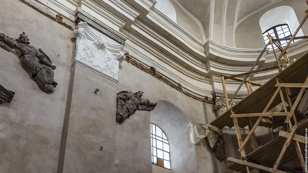 В Олиці триває реконструкція костелу (фото)