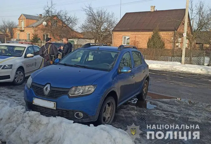 Зачепив пішохода і втік: камери «зловили» винуватця ДТП у Боратині (фото)