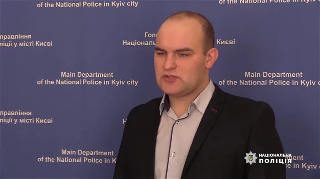Киянин пригрозив дівчині вбивством, показавши труп бабусі у шафі