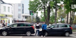 У Луцьку – аварія на проспекті Перемоги: зіштовхнулись дві автівки (фото)