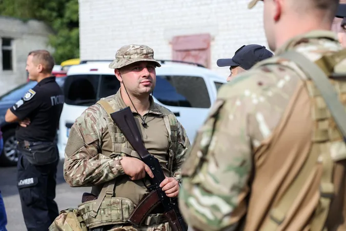 Поліцейські-добровольці з Волині вирушили у зону бойових дій (фото)