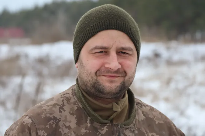 Прийшов добровольцем: бійця волинської «сотки» нагородили двома відзнаками