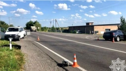 Обгін на перехресті: біля Луцька – аварія за участю трьох авто (фото)
