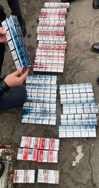 У Луцьку виявили «лівий» алкоголь і сигарети на 2 мільйони гривень (фото)