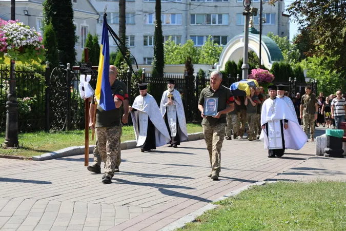 У Луцьку попрощалися із загиблим Героєм Юрієм Васюком (фото)