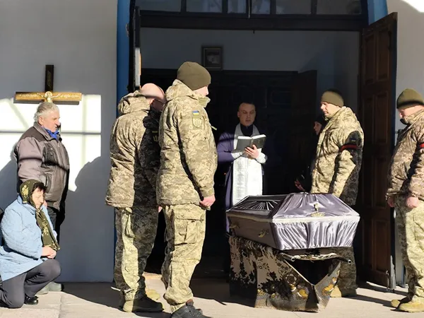 На Волині попрощалися з десантником з Донеччини Максимом Постєвкою (фото)