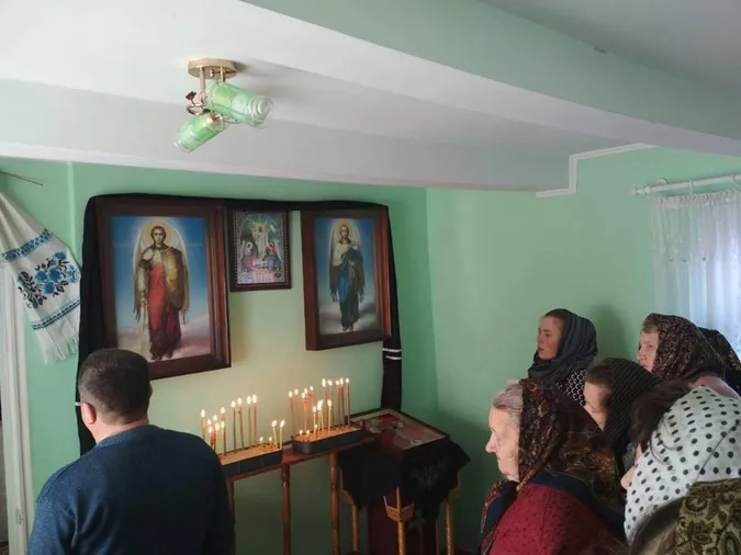 У селах на Волині віряни УПЦ (МП) моляться у хатах (фото)