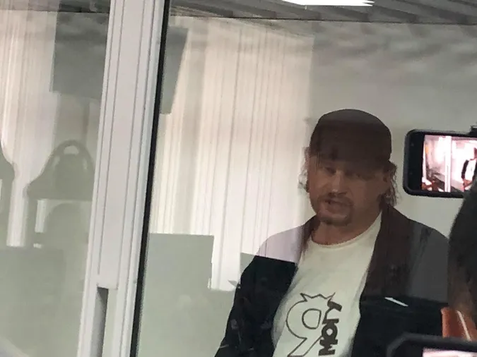 Кривош відмовився вставати на суді