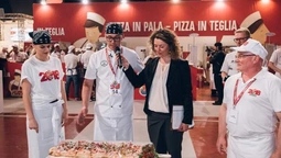 Волинянин в Італії став чемпіоном з приготування піци (фото)