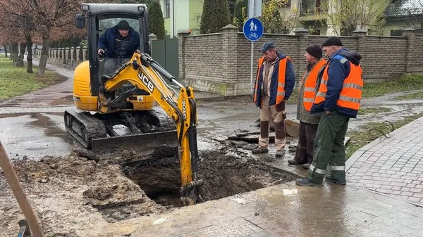 На Волині частина міста лишилась без води через аварію на центральному водогоні