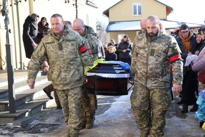 У Луцьку попрощалися з Героєм Вадимом Кравчуком (фото)