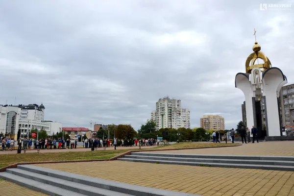 У Луцьку спустили прапор підтримки полонених моряків та передадуть в музей (фото)