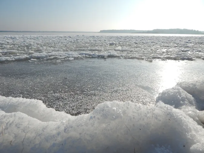 Рай для рибалок: показали крижане море Волині (фото)