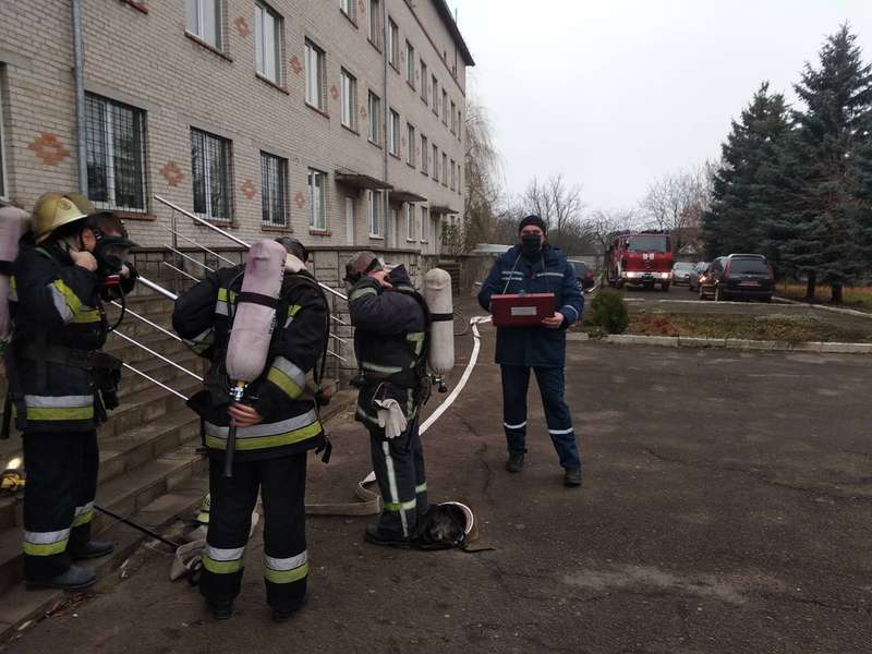 Евакуювали персонал: в Іваничах «горіла» лікарня (фото)