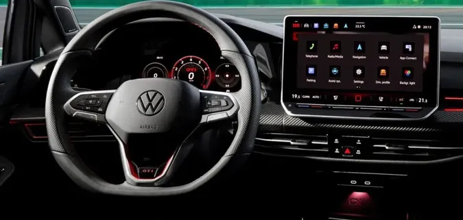 Українці масово купують старі авто: яка ціна найпопулярнішої моделі