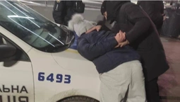 Затримали людей, які закидали гранатами приміщення суду в Любомлі (фото, відео)