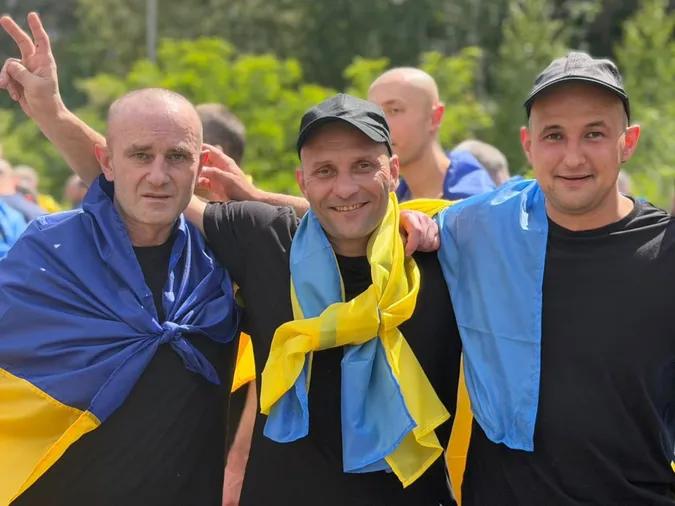 З полону ворога до України повернулися ще 185 захисників