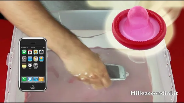 Як самотужки зробити телефон водонепроникним (фото, відео)